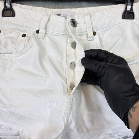 Zara Shorts Womens 6 White High Rise Denim Button Fly Raw Hem Cutoff Cotton - Picture 7 of 10